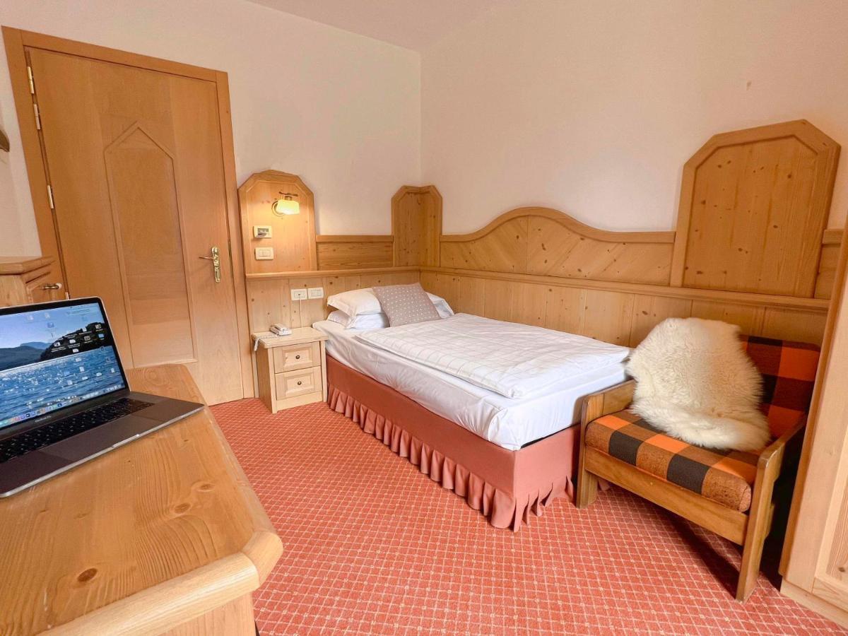 Alledolomiti Boutique Lake Hotel - Adults Friendly モルヴェーノ エクステリア 写真