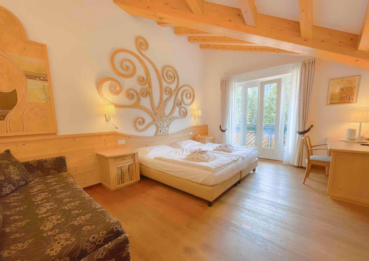 Alledolomiti Boutique Lake Hotel - Adults Friendly モルヴェーノ エクステリア 写真