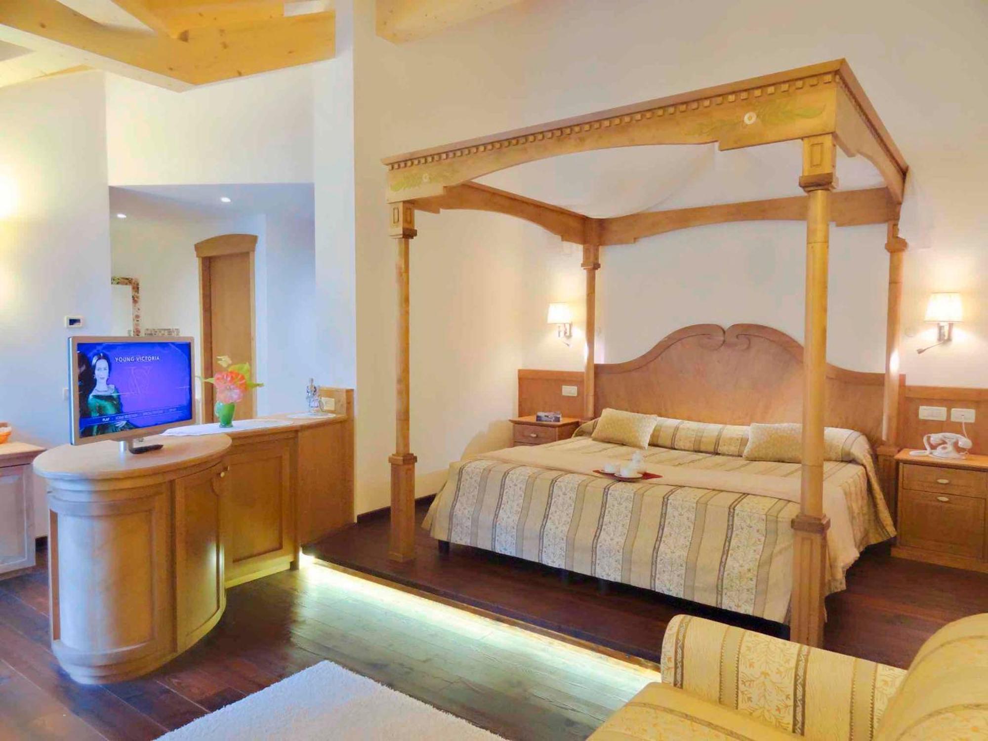 Alledolomiti Boutique Lake Hotel - Adults Friendly モルヴェーノ エクステリア 写真